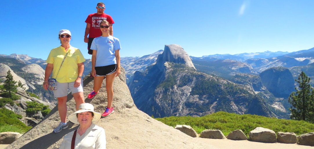Aussichtspunkte Yosemite-Gletscherpunkt Überblicken Sie malerische Straßen